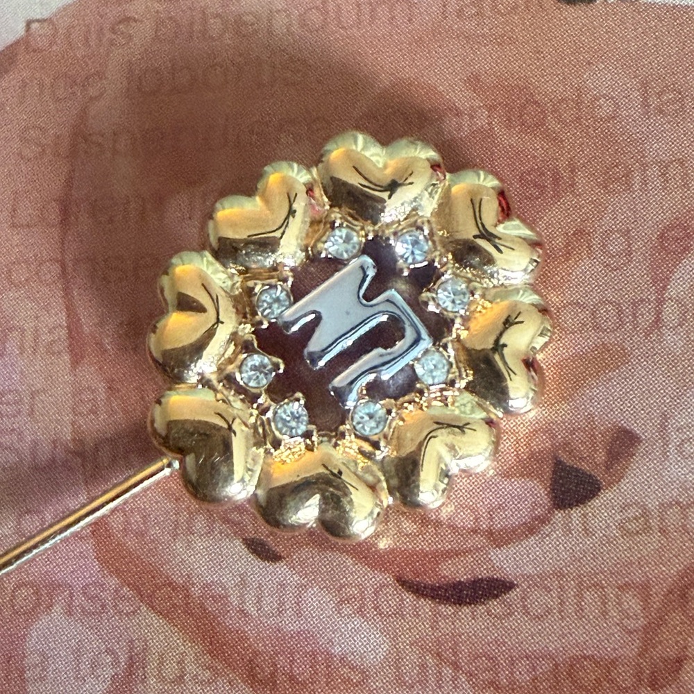 Nina Ricci Gold and White Logo Floral Stick Brooch - Picture 2 of 6
